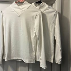 2 super soft vneck tops size M