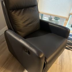 Blue Recliner In New Condition 