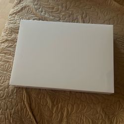 MacBook Pro13-inch / Silver/ 256GB / Touch Bar  
