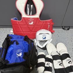 Taekwondo protective gear set with backpack