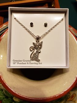 Genuine Crystal 18 inch Pendant &Earring Set