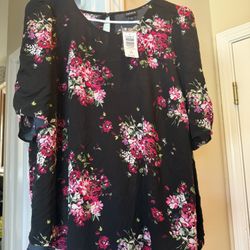 Womans Torrid Blouse size 2 NWT