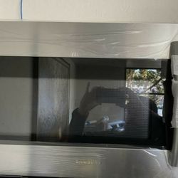 Samsung & Whrilpool 30in Microwave Open Box Unit Up to 50% Off