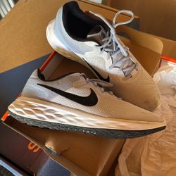 Nike Air Zoom Pegasus 39 - Size 12