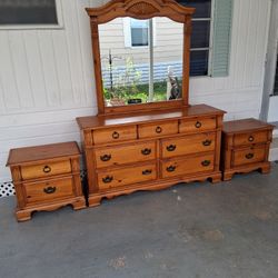 Solid Wood 5 Piece Bedroom Set 