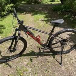 Trek Marlin 5 Gen 3 Mountain Bike