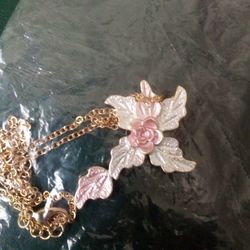 New Women's Leaf & Rose Cross Necklace Silver Colored w/ Rose Gold Colored Rose in Front Gold Colored  Backing & Chain Sz 18" Chain & 2" Extension Cas