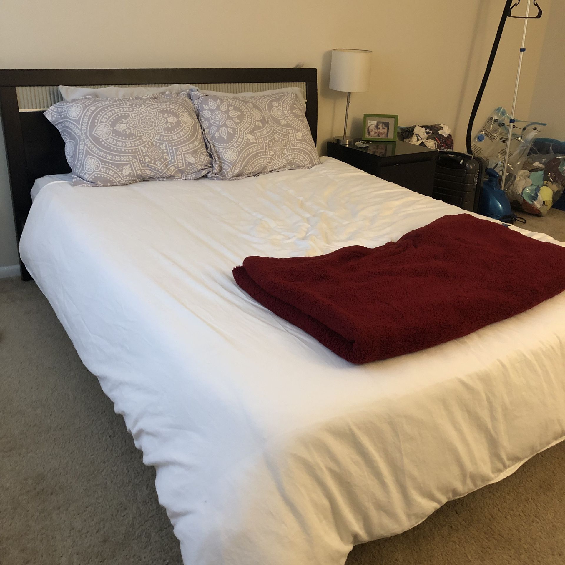 Queen Size Bedframe, no mattress