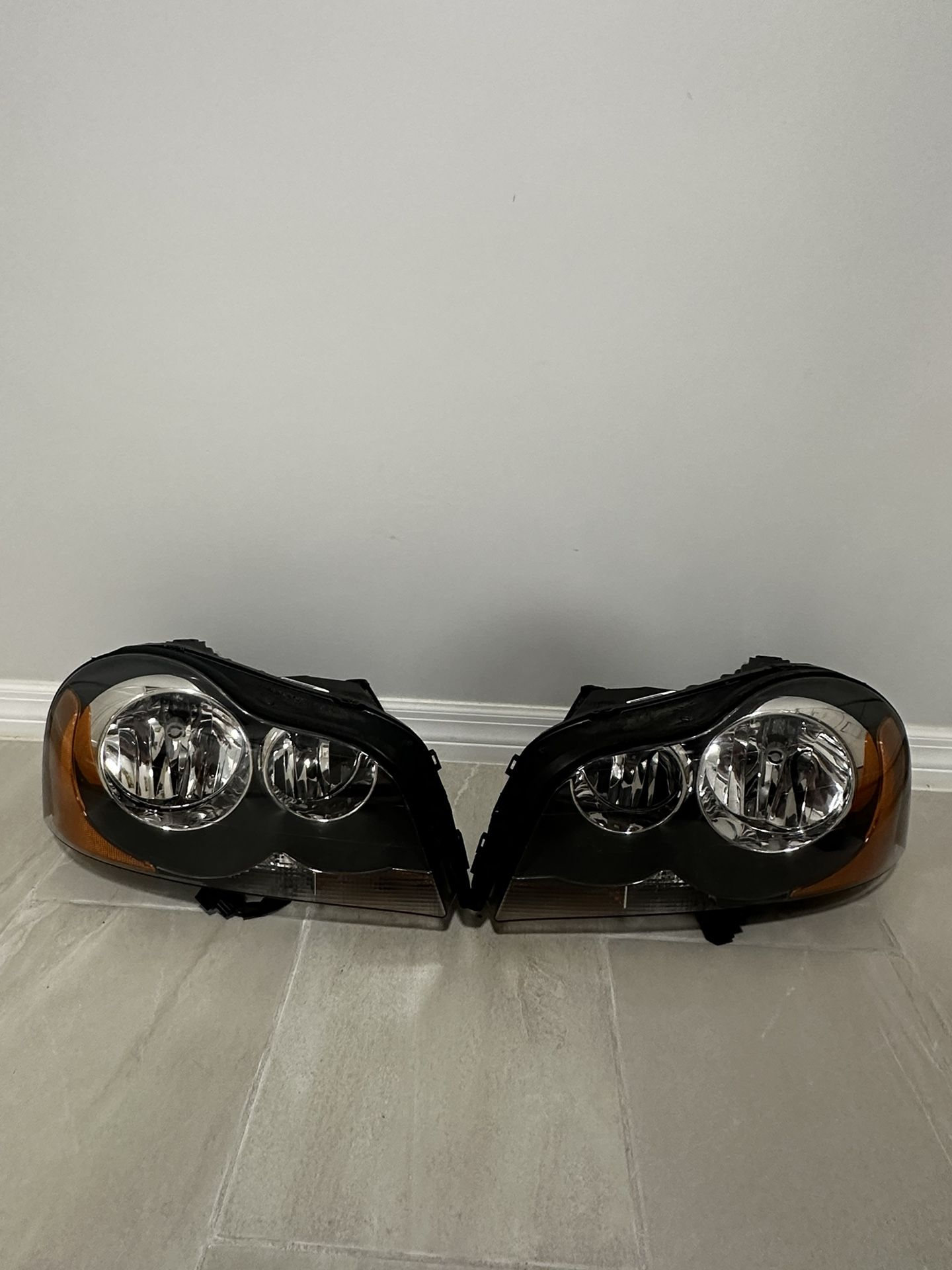 Volvo XC90 Headlights