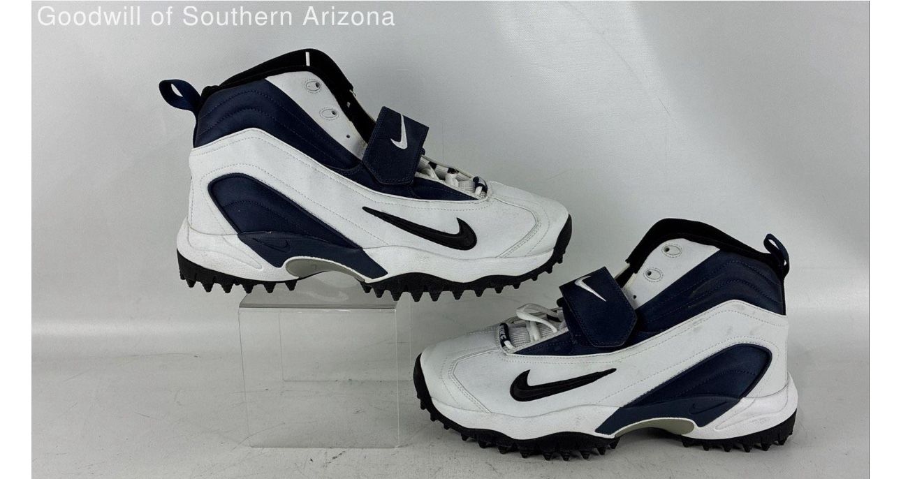 Brand New Nike Air Football Shoes Size 13.5