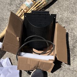 Dog house electric heater