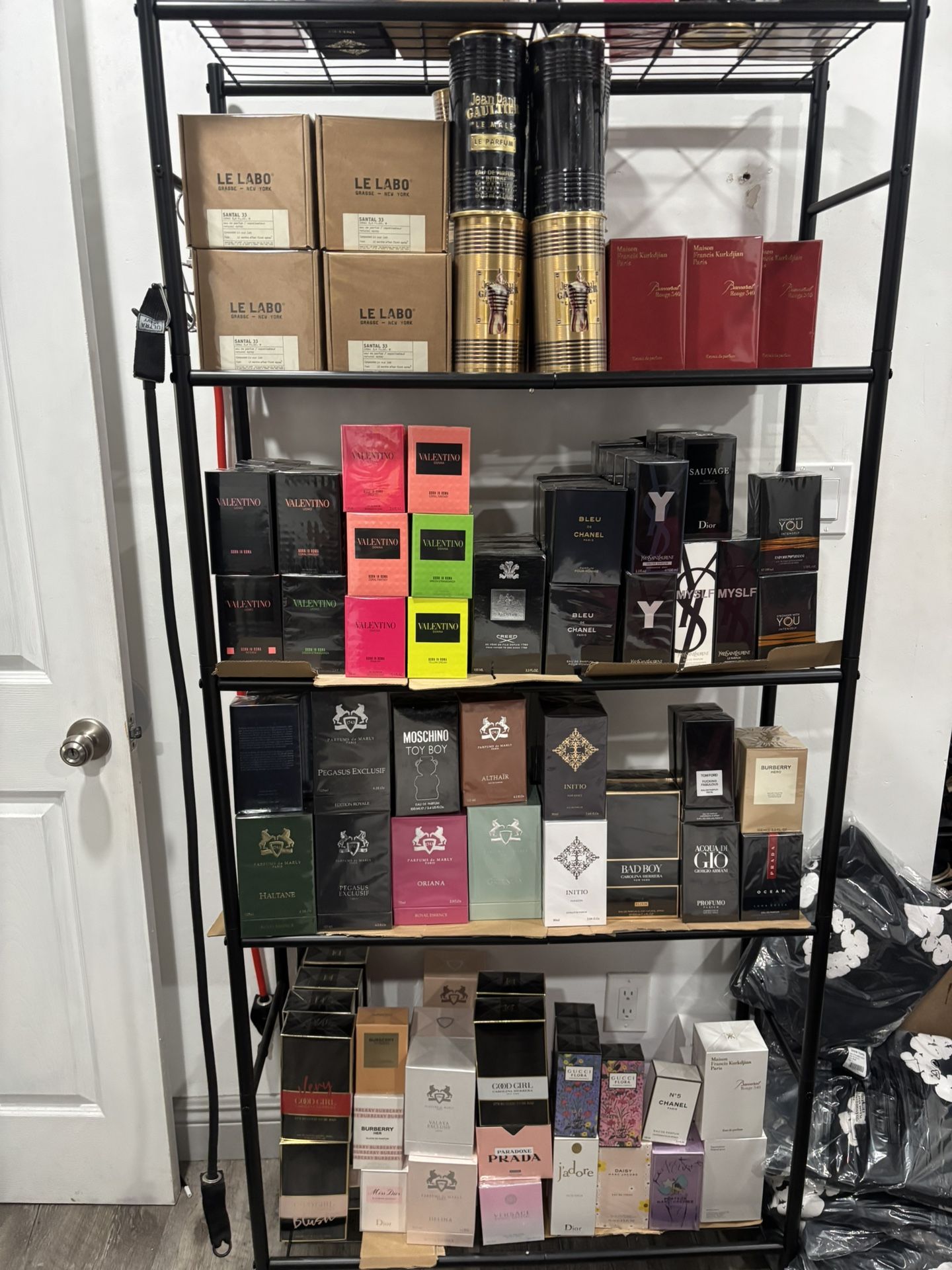 perfumes and colognes 