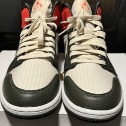 Air Jordan 1 Mid