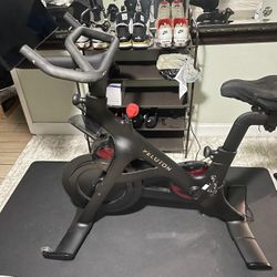 Peloton + / Like New