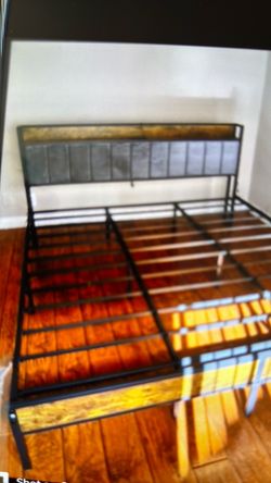 Metal frame Bed and king size California Mattress