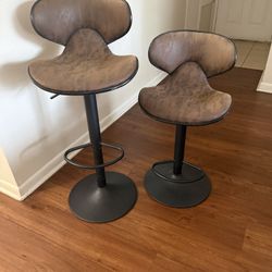 2 Bar Stools 
