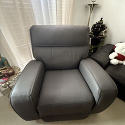 100 % Leather Gray Recliner