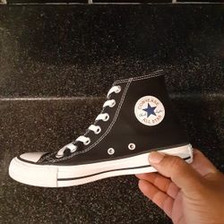 Converse womens 6 Great Condition 