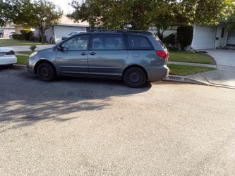 Toyota sienna CE