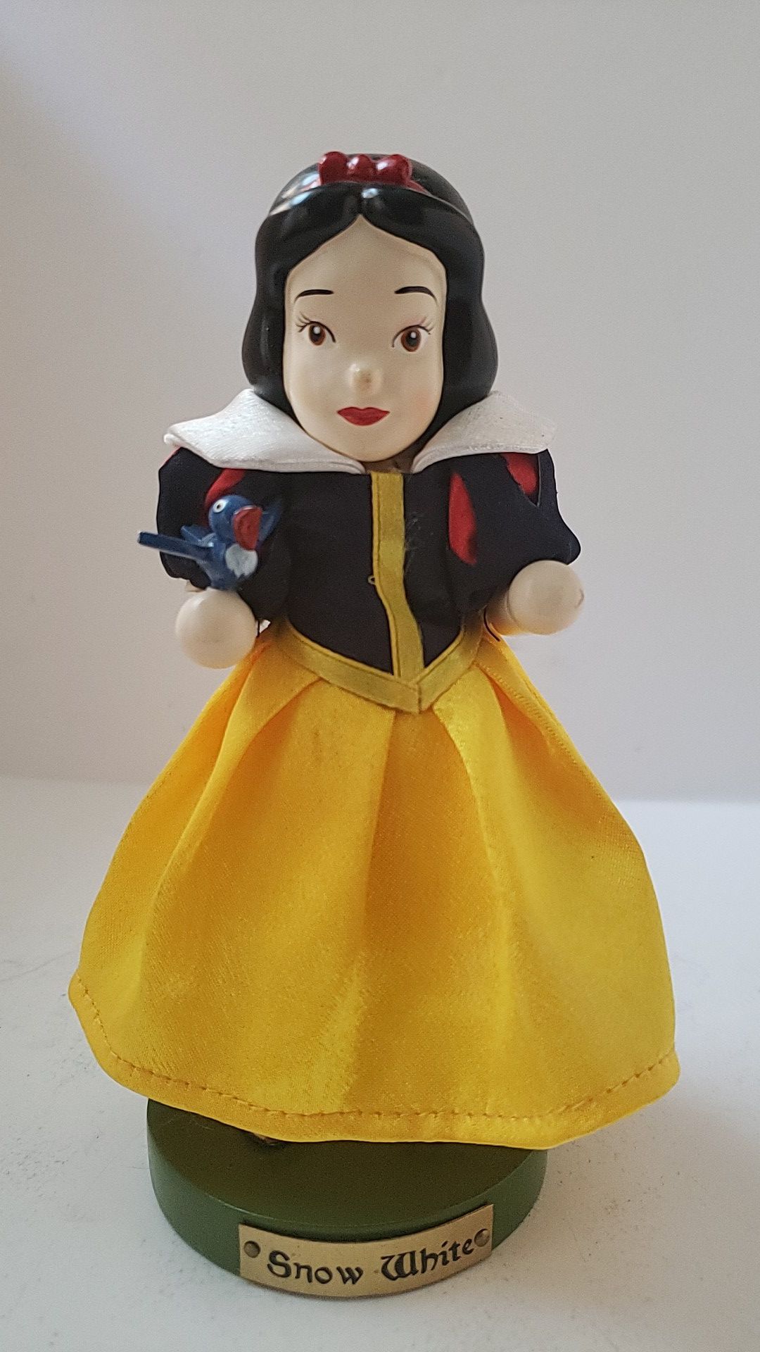 Vintage Disney toys . Snow white ,Disney figure LTD