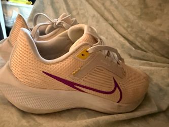 Nike Zoom Women’s Running Shoes Size 8 – White/Pink/Purple
