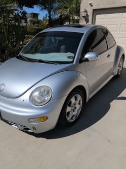 Volkswagen New Beetle Silver Coupe