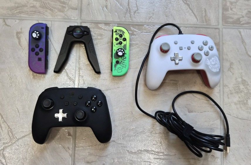 Nintendo Switch Controller Bundle - Pro Controller, Mario Wired & Joycons