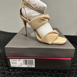 Vince Camuto Womens Andrequa Tan Suede Heels Size 8M