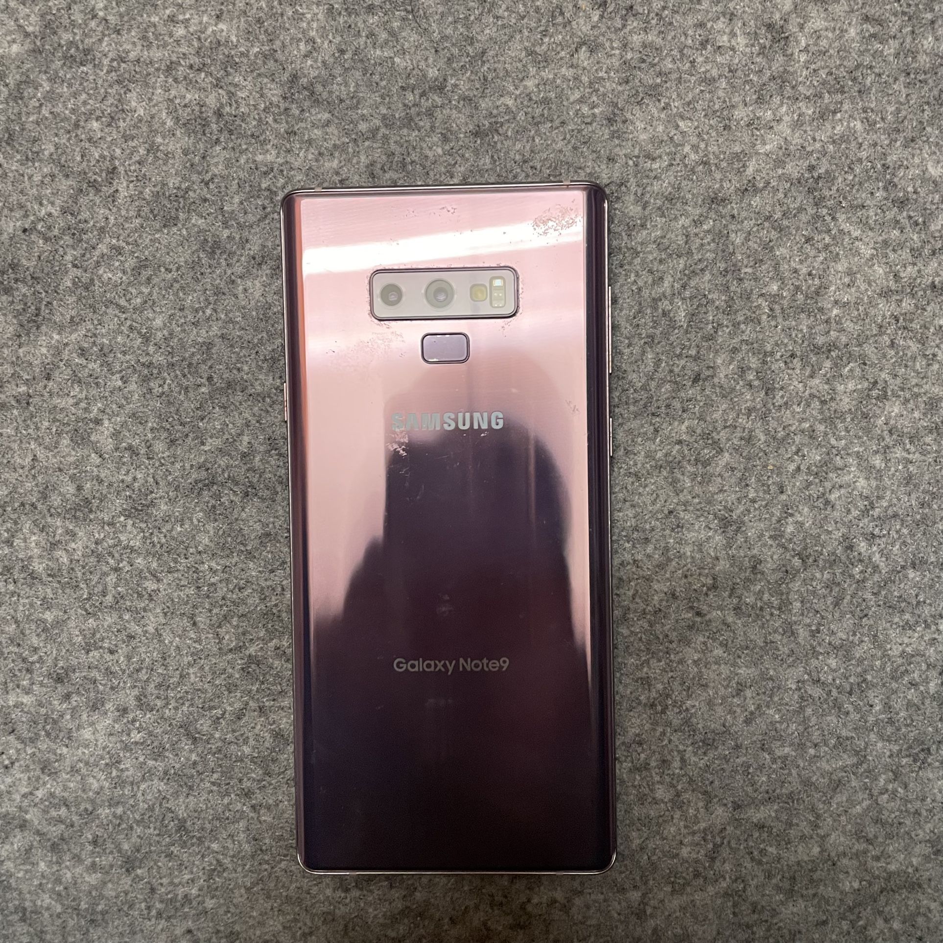 Samsung Galaxy S9 | Unlocked | Comes with store warranty| Free Cable & Charger | Unlocked | Comes with store warranty| Free Cable & Charger