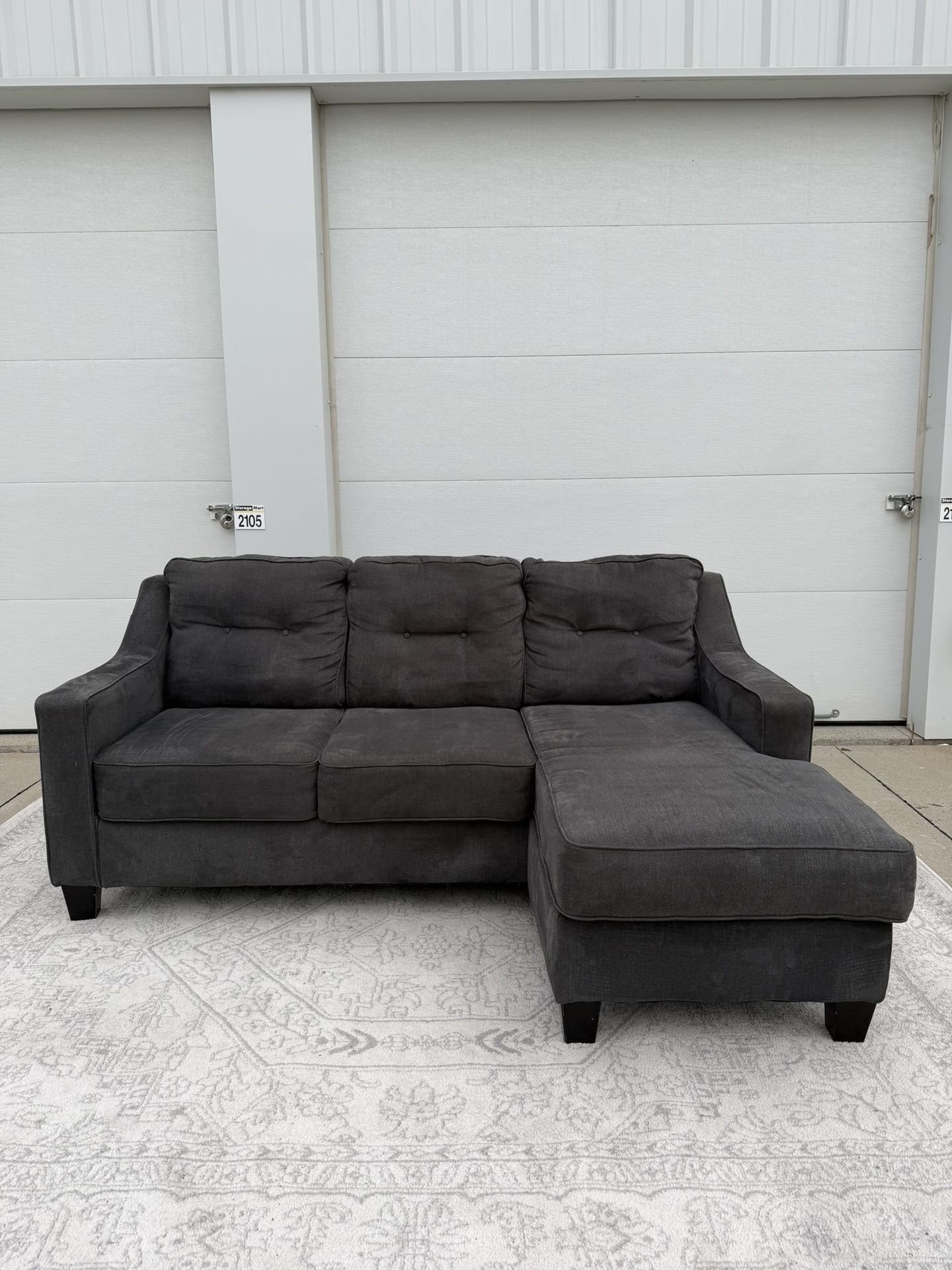 Grey Ashley Sectional Couch (🚚Free Delivery🚚)