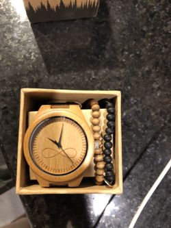 Wonbee watch with bracelets