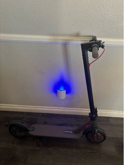 BRAND NEW Electric Scooter  500W Motor, Top Speed Of 20 MPH, 21-28 Miles