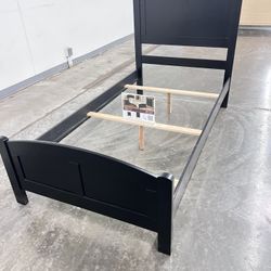 Cama Twin Size Nueva En Su Caja No Incluye Colchon 