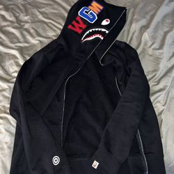 bape hoodie full zip black size Large 