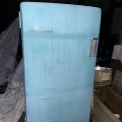 Old Old Old Fridge