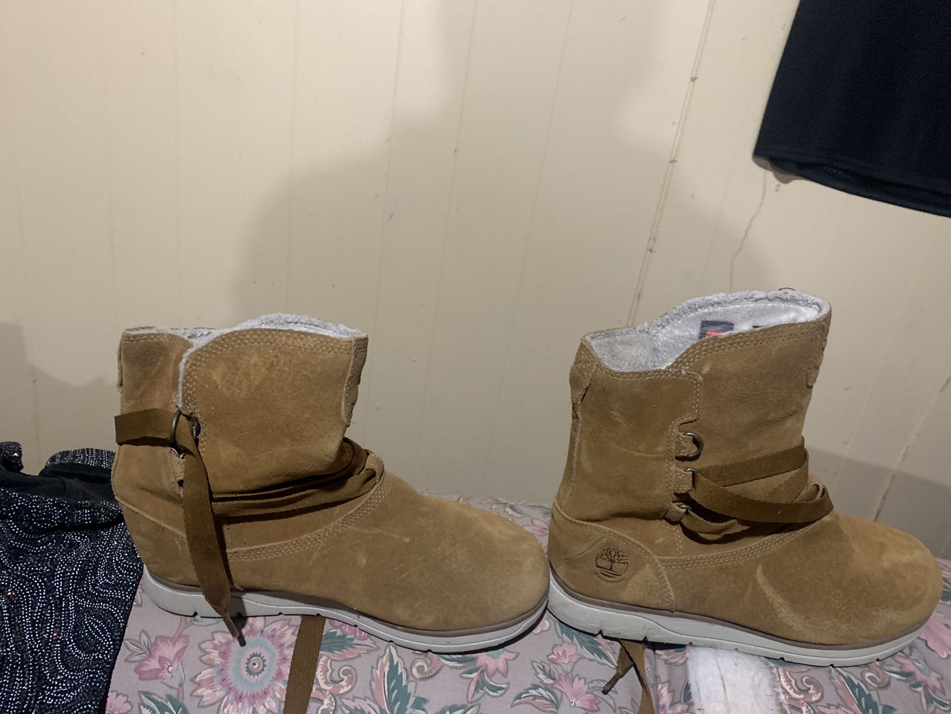 Women Knee High Boosts And Timberland Boots