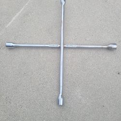 20"  TIRE  LUG NUT  WRENCH