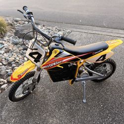 Razor MX650 Dirt Rocket Eletric Motocross off-road bike Yellow