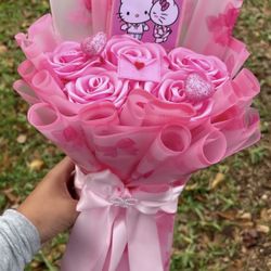 Hello kitty bouquet “ pink “