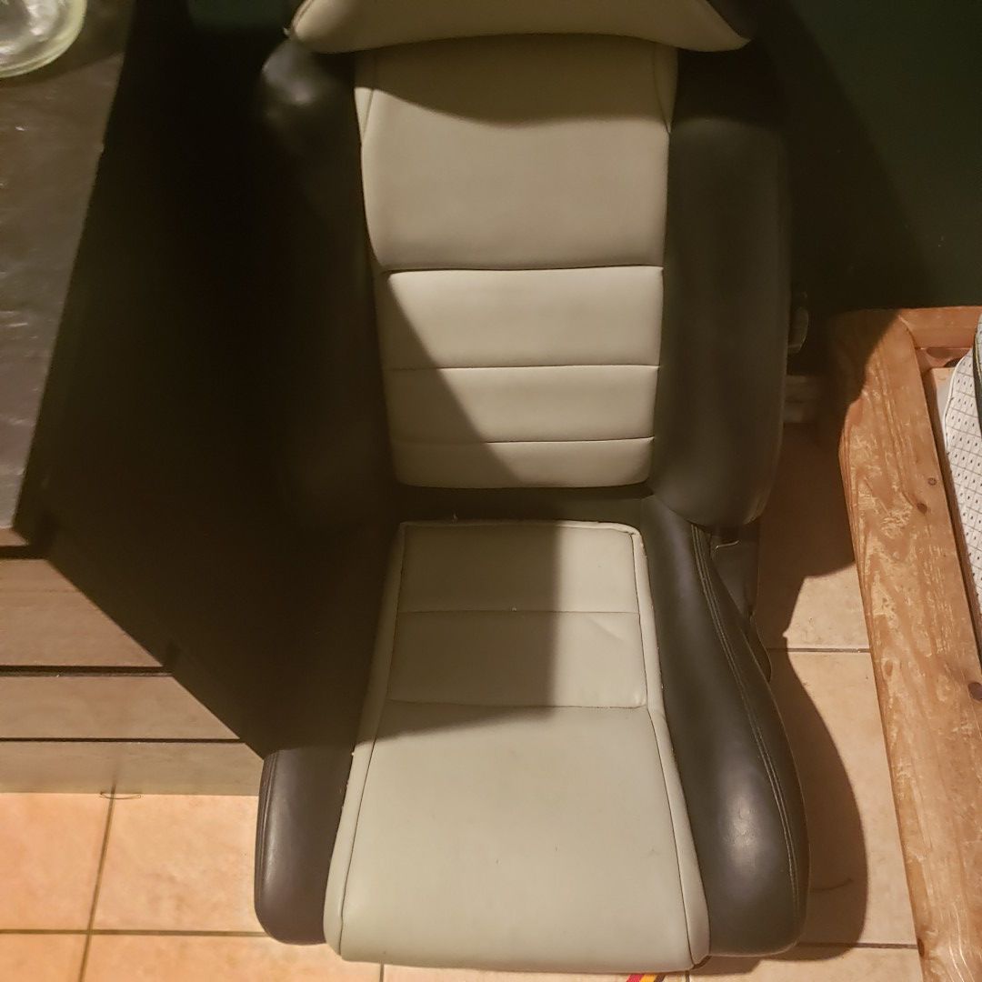 OEM mr2 sw20 seats. Reholpolstered. Foam padding was also redone. Mr2 parts