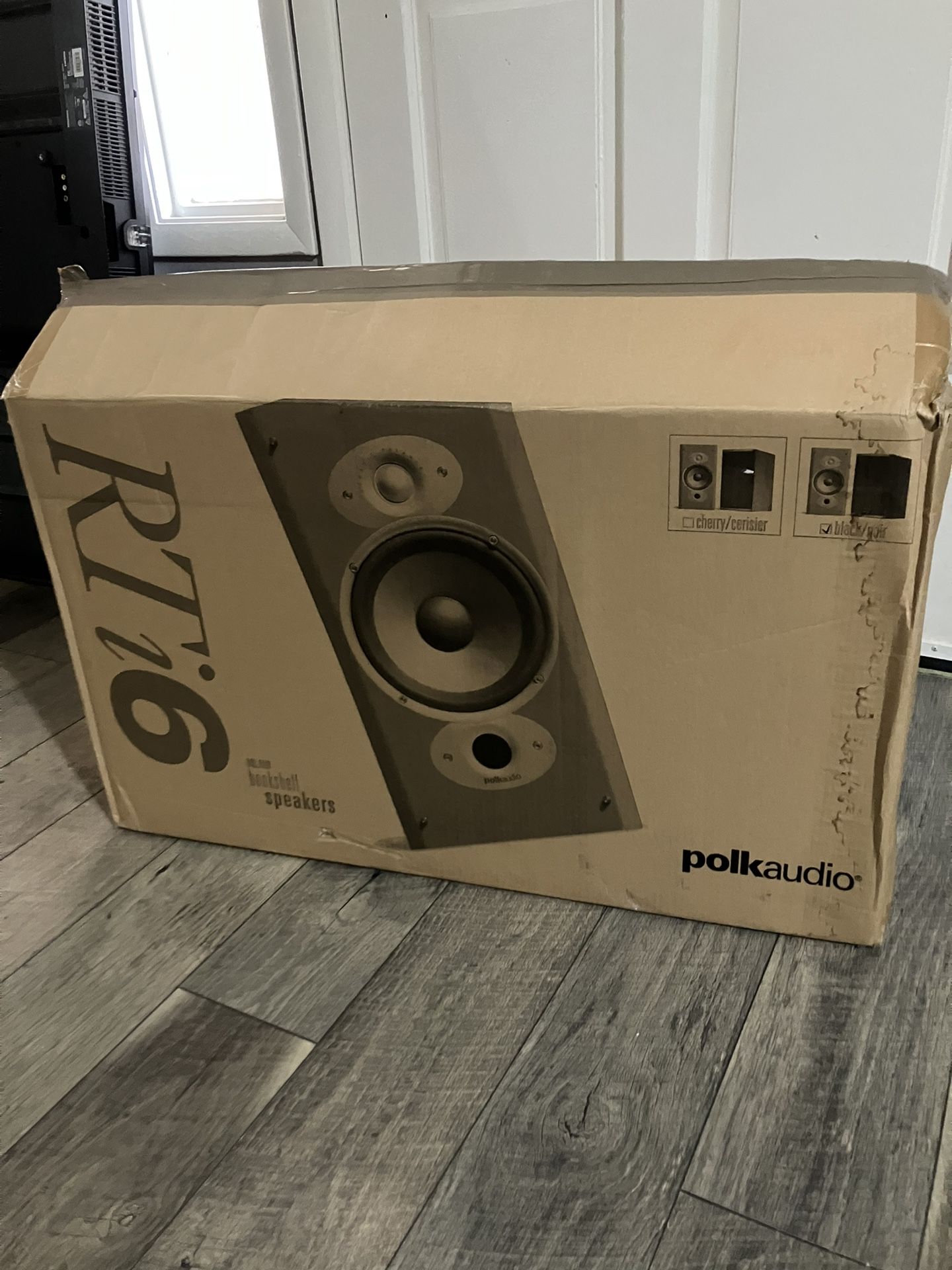 Polk Audio RTi6 Bookshelf Speakers (Black Oak) - High-Performance Sound