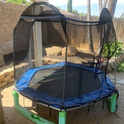 Trampoline 