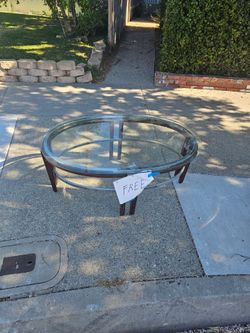 Free Round Glass Top Coffee Table