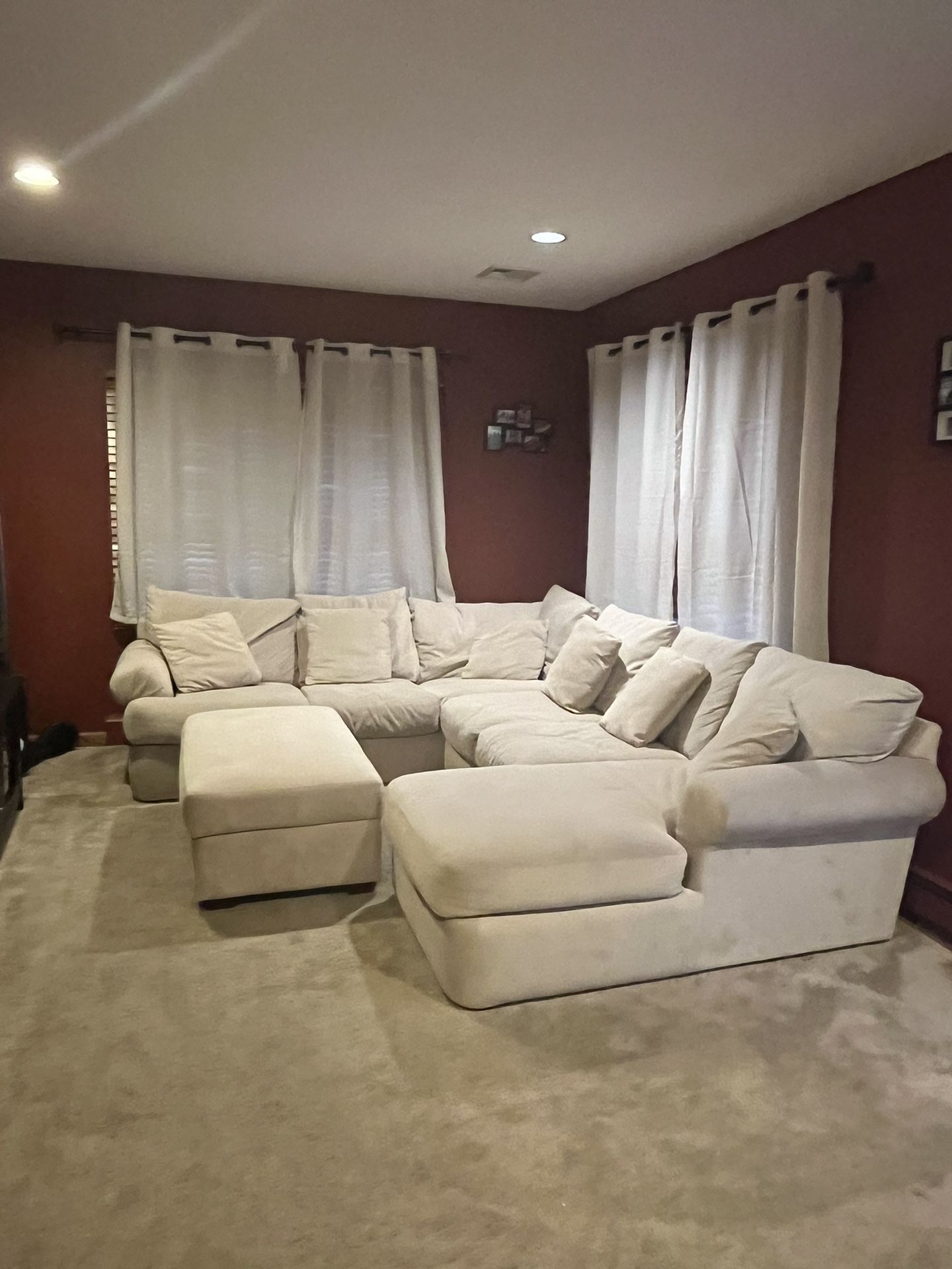 4 piece Sectional Couch & Ottoman W/ Storage