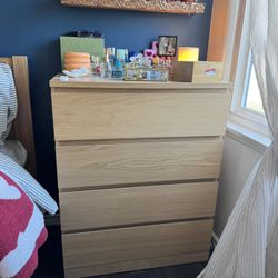IKEA MALM 4-drawer dresser in oak veneer (2)