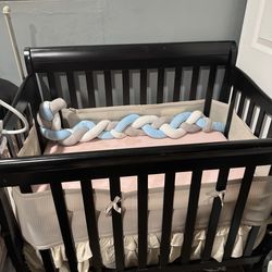 Mini crib