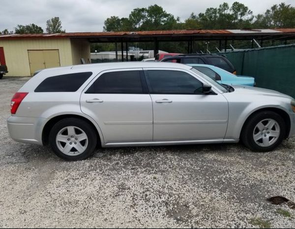 Dodge magnum 2000