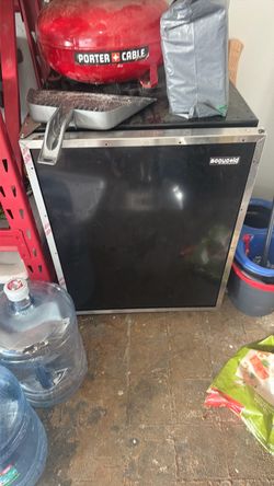 Mini fridge/ kegerator