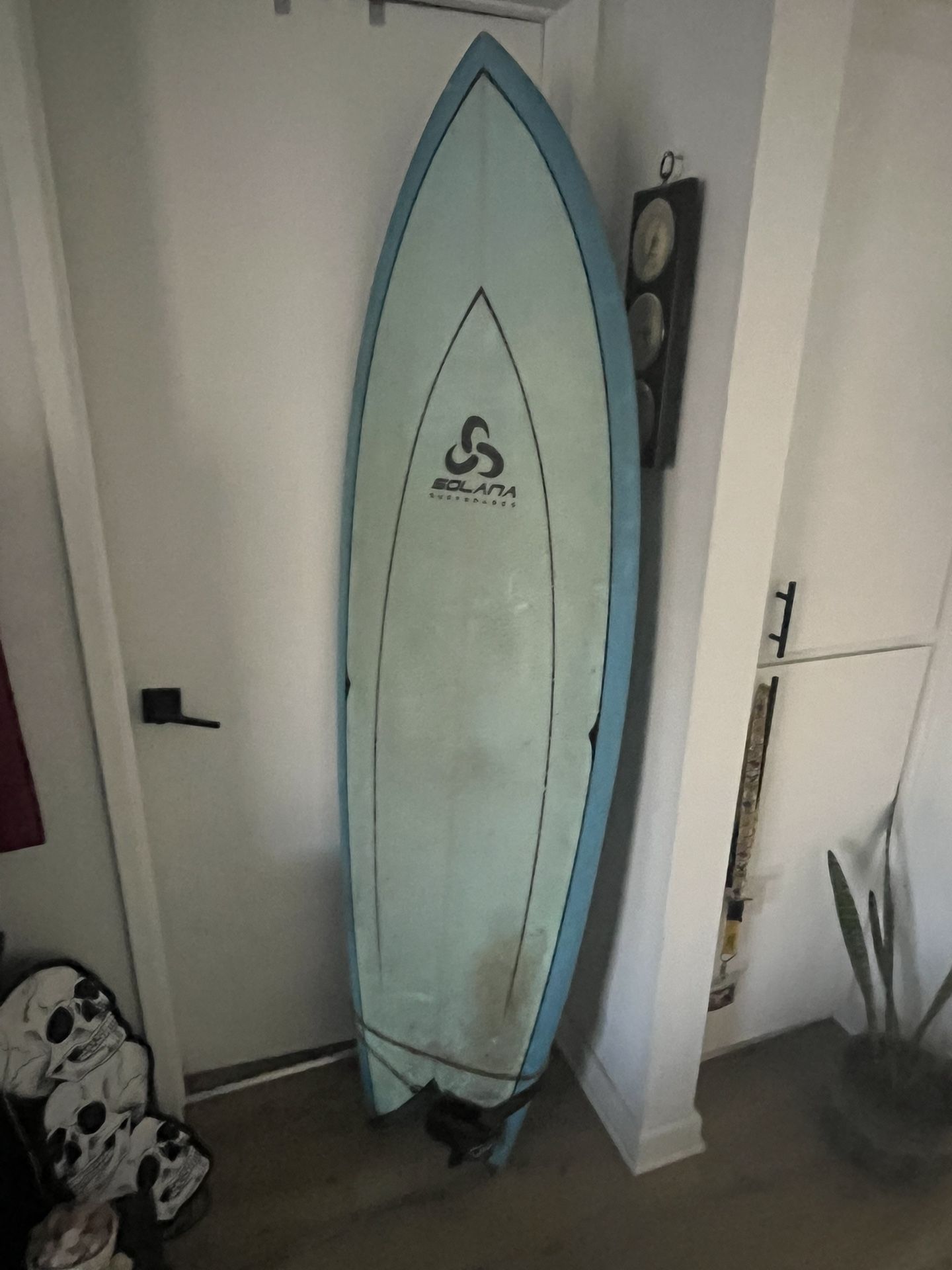 Solana Surfboard. Dual Fin. 
