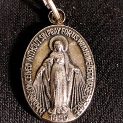 VINTAGE BLESSED MARY SOLID STERLING SILVER PENDANT - HEAVYWEIGHT